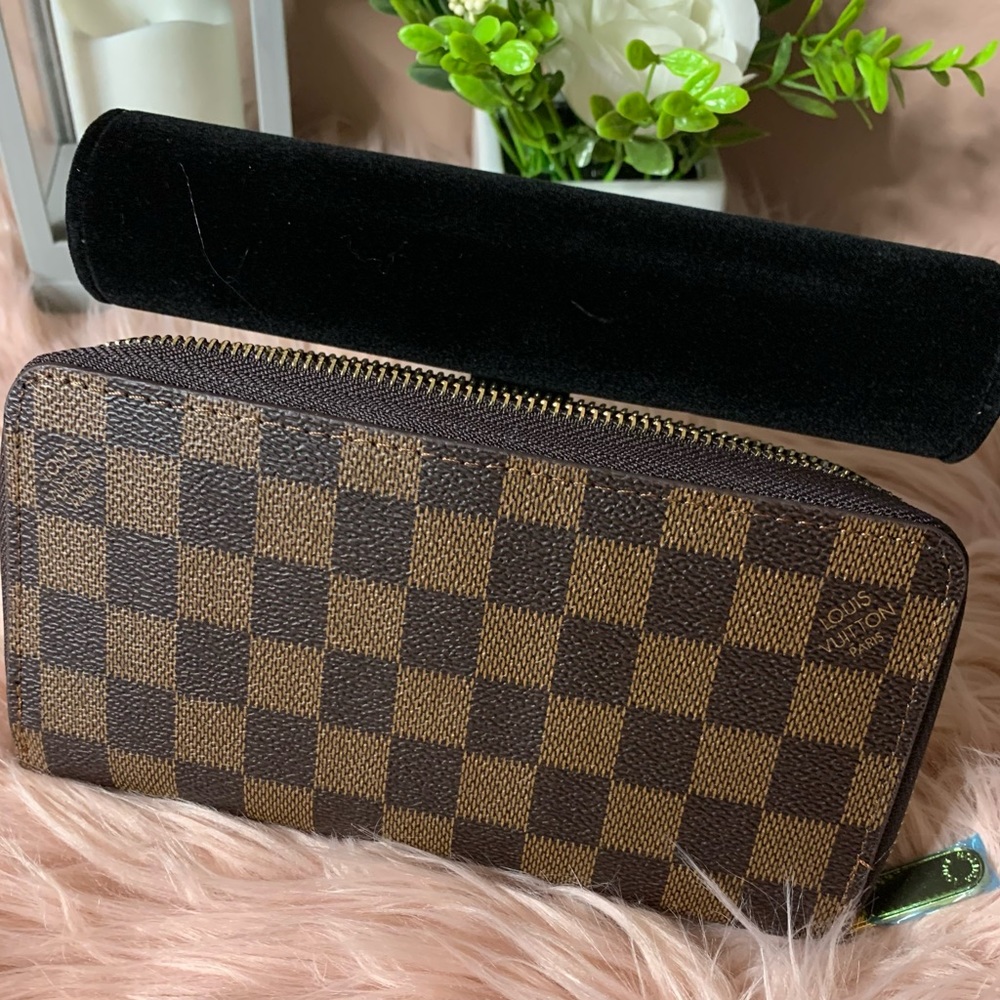 Designer Zippy Wallet Asur